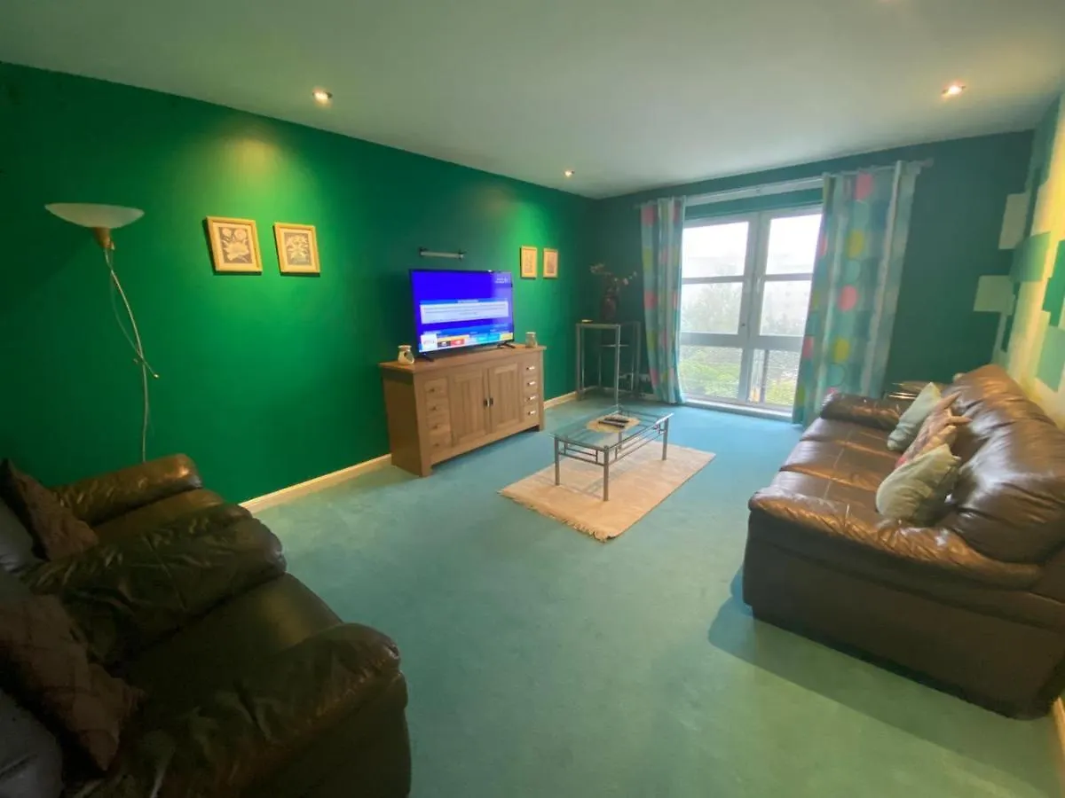 Comfortable, Self Contained 2 Double Beds Town Apartment Near Pittodrie Stadium Aberdeen